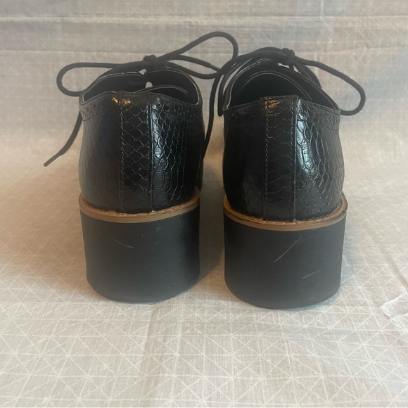 Madden Girl Written Black Snake Platform Oxfords 11 - Picture 4 of 8